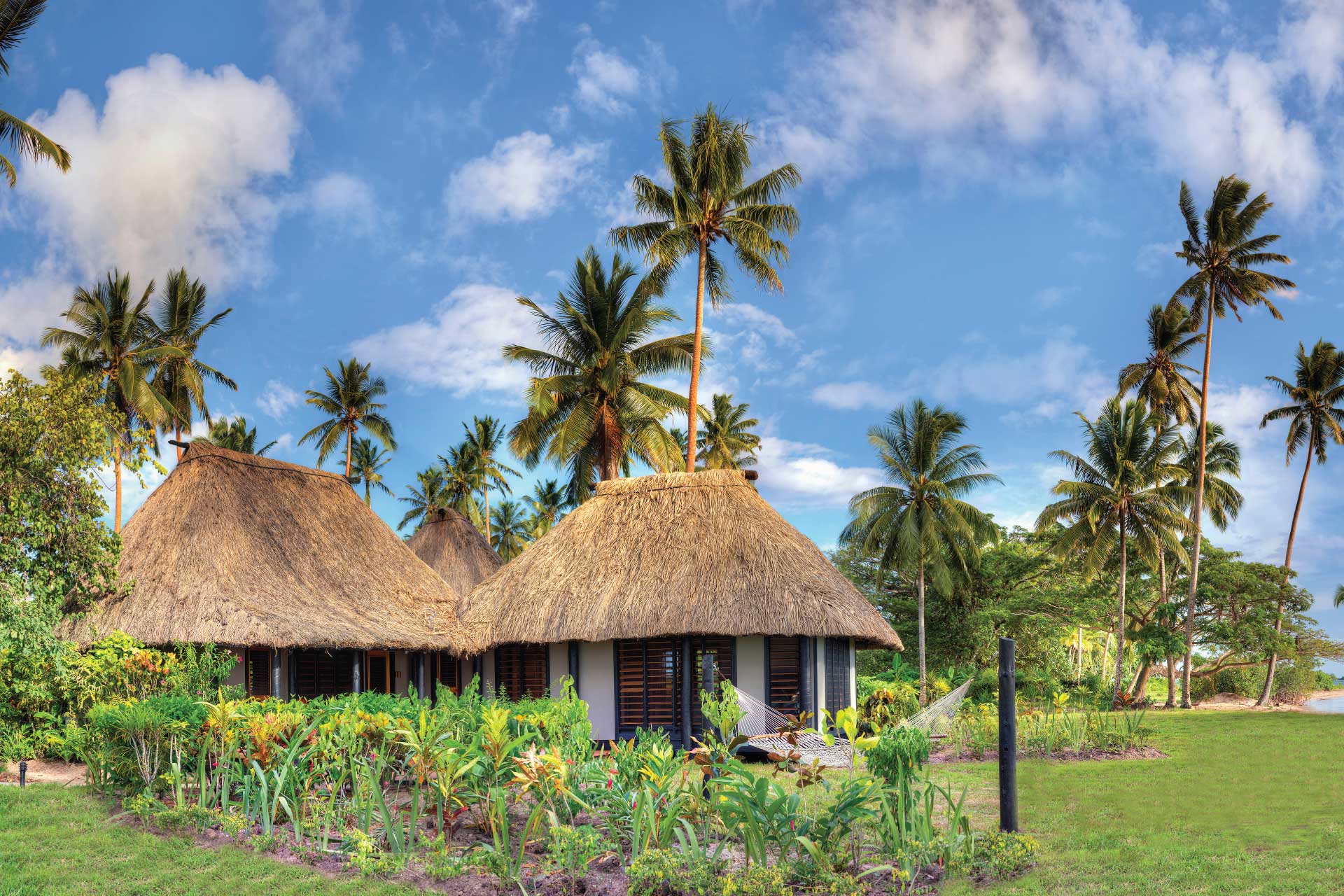 fiji-oceanfront-beach-resort-2-bedroom-deluxe-bure1 DELUXE OCEANFRONT 2 BEDROOM BURES