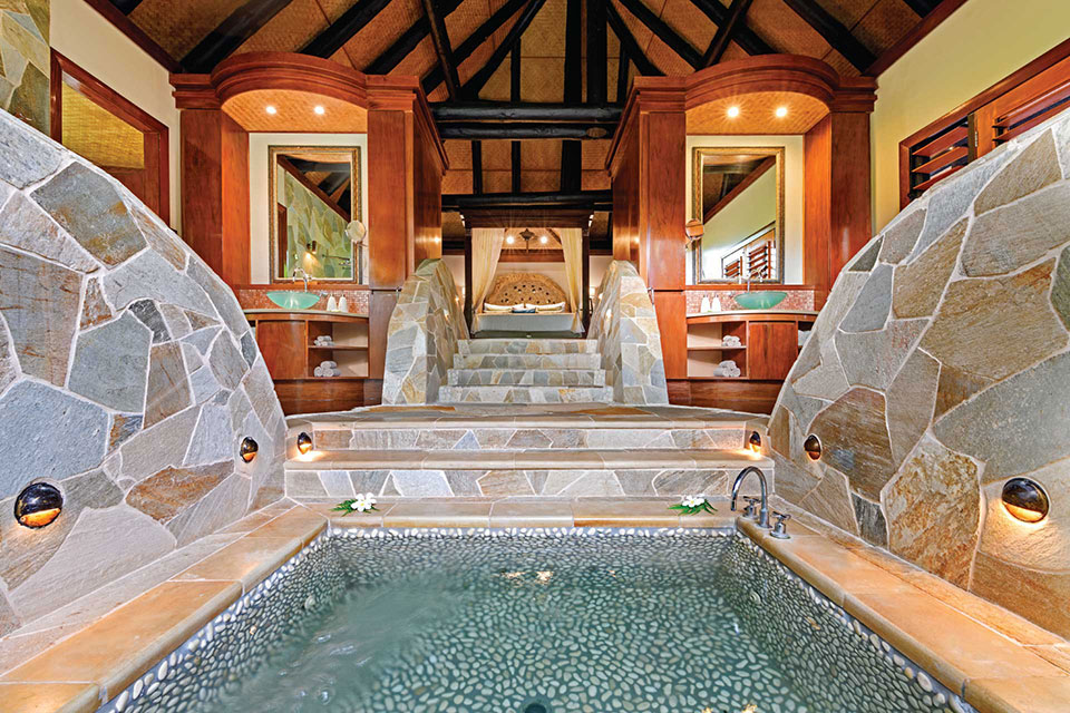 fiji-premier-oceanfront-2-bedroom-pool-spa-tub-villa3 ANOTHER VIEW OF THE PREMIER OCEANFRONT 2 BEDROOM POOL & SPA TUB VILLA - Fiji’s most luxurious private retreat